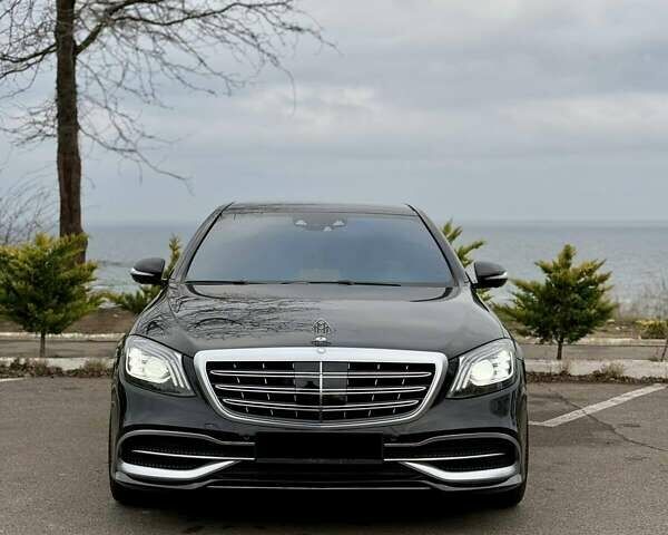 Черный Мерседес Майбах, объемом двигателя 6 л и пробегом 88 тыс. км за 68000 $, фото 3 на Automoto.ua