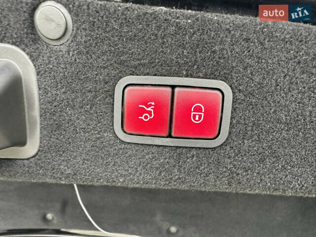 Черный Мерседес Майбах, объемом двигателя 3 л и пробегом 169 тыс. км за 63000 $, фото 45 на Automoto.ua