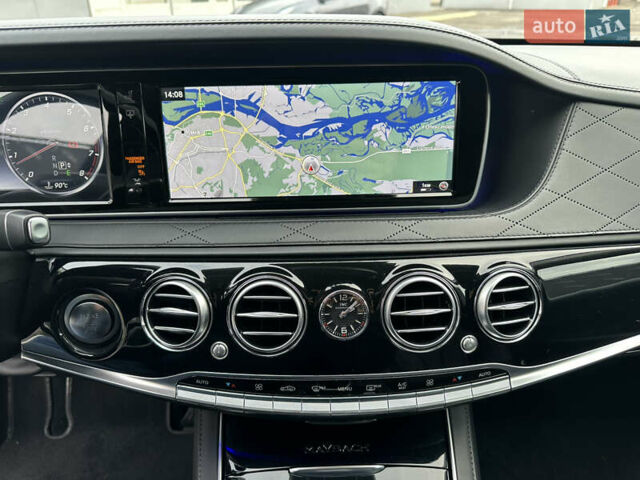 Черный Мерседес Майбах, объемом двигателя 3 л и пробегом 169 тыс. км за 63000 $, фото 13 на Automoto.ua