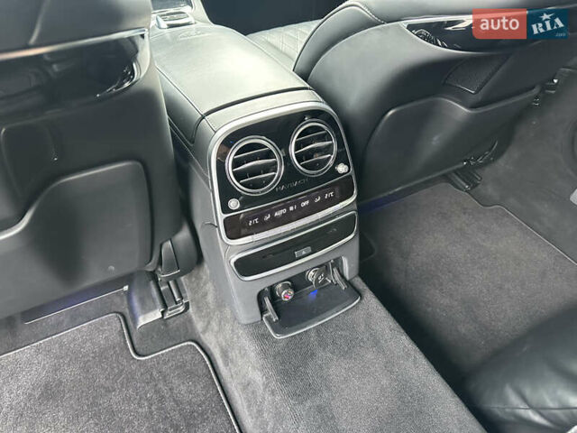 Черный Мерседес Майбах, объемом двигателя 3 л и пробегом 169 тыс. км за 63000 $, фото 21 на Automoto.ua