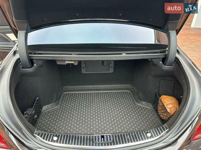 Черный Мерседес Майбах, объемом двигателя 3.98 л и пробегом 66 тыс. км за 85000 $, фото 22 на Automoto.ua