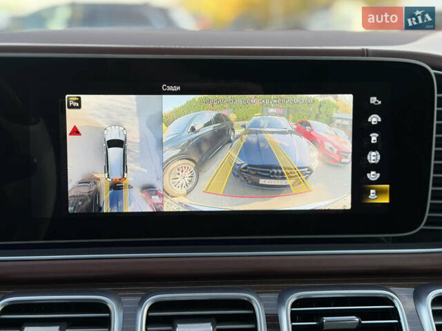 Черный Мерседес Майбах, объемом двигателя 3.98 л и пробегом 60 тыс. км за 150000 $, фото 17 на Automoto.ua