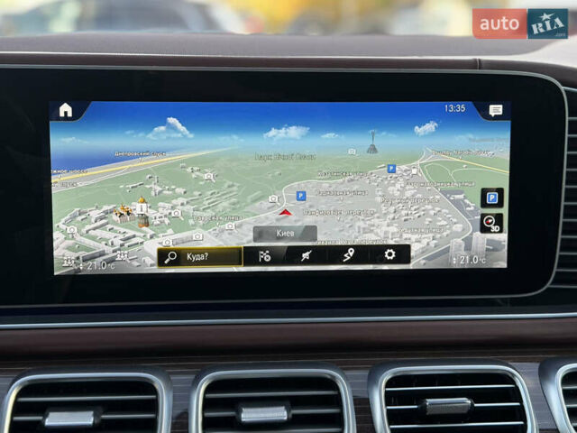 Черный Мерседес Майбах, объемом двигателя 3.98 л и пробегом 60 тыс. км за 150000 $, фото 16 на Automoto.ua