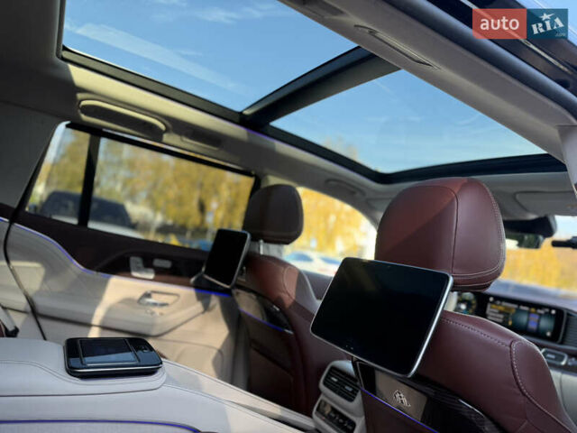 Черный Мерседес Майбах, объемом двигателя 3.98 л и пробегом 60 тыс. км за 150000 $, фото 36 на Automoto.ua