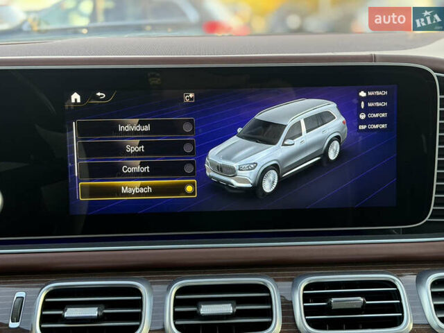 Черный Мерседес Майбах, объемом двигателя 3.98 л и пробегом 60 тыс. км за 150000 $, фото 21 на Automoto.ua