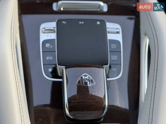 Черный Мерседес Майбах, объемом двигателя 3.98 л и пробегом 60 тыс. км за 150000 $, фото 24 на Automoto.ua