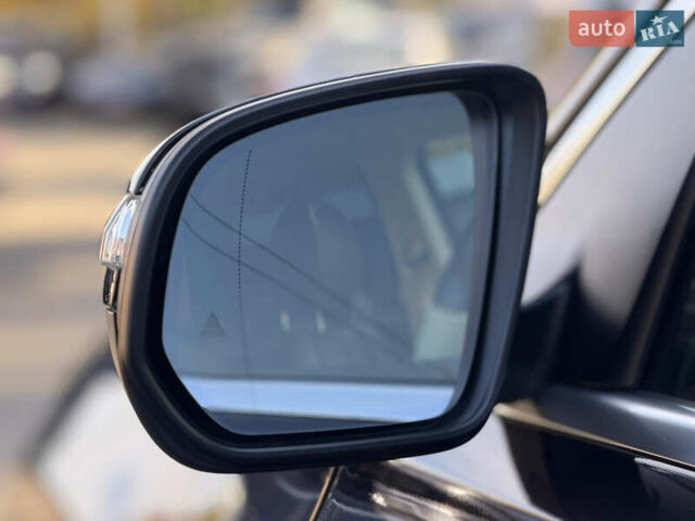 Черный Мерседес Майбах, объемом двигателя 3.98 л и пробегом 60 тыс. км за 150000 $, фото 5 на Automoto.ua