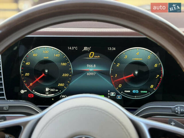 Черный Мерседес Майбах, объемом двигателя 3.98 л и пробегом 60 тыс. км за 150000 $, фото 14 на Automoto.ua