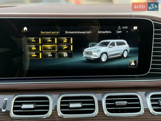 Черный Мерседес Майбах, объемом двигателя 3.98 л и пробегом 60 тыс. км за 150000 $, фото 18 на Automoto.ua