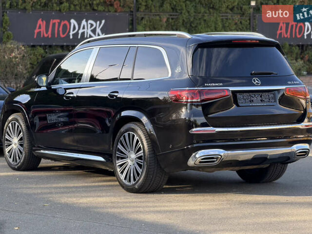 Черный Мерседес Майбах, объемом двигателя 3.98 л и пробегом 60 тыс. км за 150000 $, фото 2 на Automoto.ua