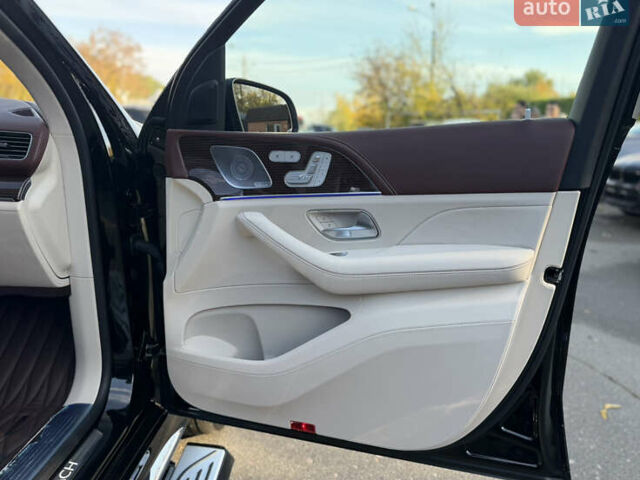 Черный Мерседес Майбах, объемом двигателя 3.98 л и пробегом 60 тыс. км за 150000 $, фото 29 на Automoto.ua