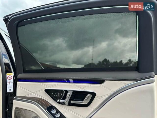 Черный Мерседес Майбах, объемом двигателя 6 л и пробегом 19 тыс. км за 209900 $, фото 77 на Automoto.ua