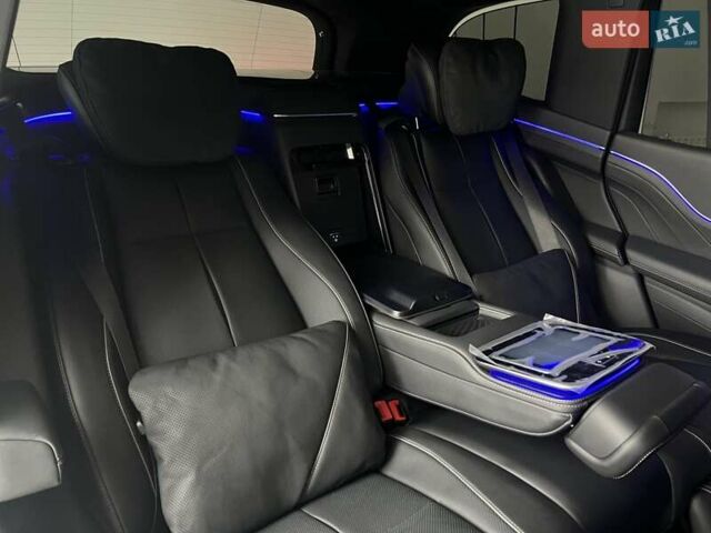 Черный Мерседес Майбах, объемом двигателя 3.98 л и пробегом 1 тыс. км за 232461 $, фото 28 на Automoto.ua