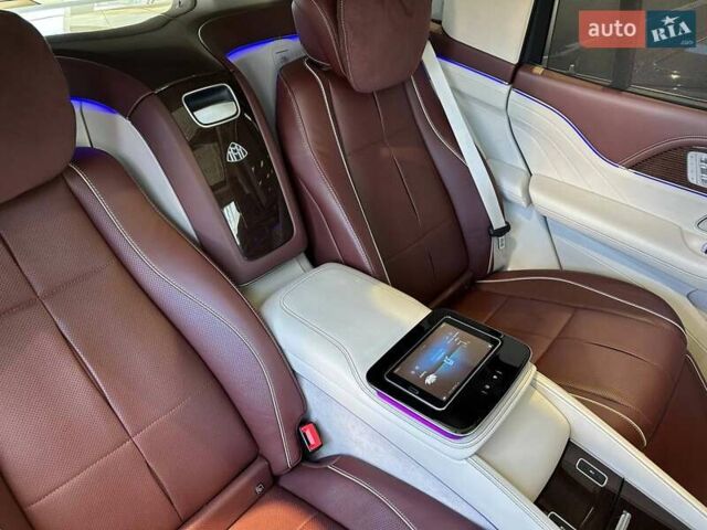 Черный Мерседес Майбах, объемом двигателя 4 л и пробегом 56 тыс. км за 154900 $, фото 25 на Automoto.ua