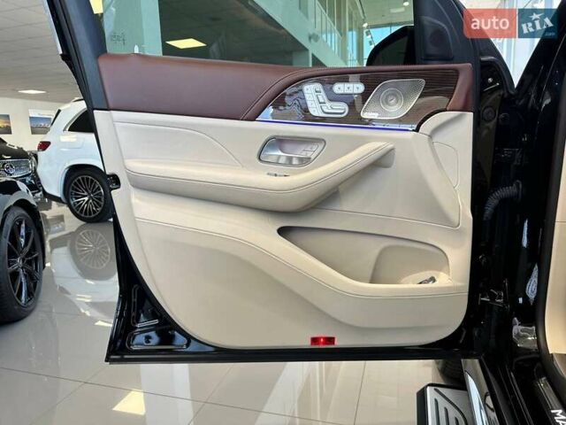 Черный Мерседес Майбах, объемом двигателя 4 л и пробегом 56 тыс. км за 154900 $, фото 12 на Automoto.ua