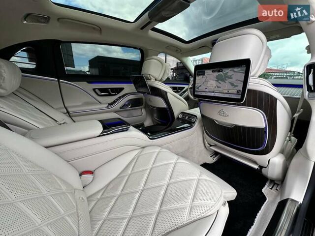 Черный Мерседес Майбах, объемом двигателя 6 л и пробегом 19 тыс. км за 209900 $, фото 79 на Automoto.ua