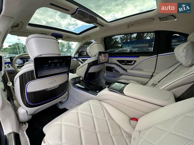 Черный Мерседес Майбах, объемом двигателя 6 л и пробегом 19 тыс. км за 209900 $, фото 85 на Automoto.ua