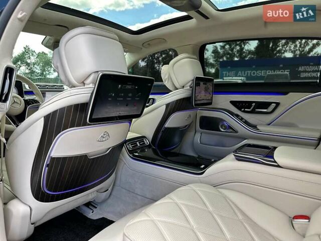 Черный Мерседес Майбах, объемом двигателя 6 л и пробегом 19 тыс. км за 209900 $, фото 88 на Automoto.ua