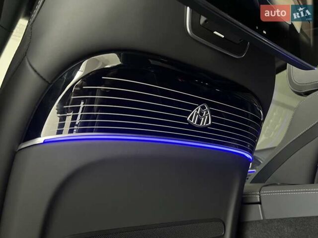 Черный Мерседес Майбах, объемом двигателя 3.98 л и пробегом 1 тыс. км за 232461 $, фото 22 на Automoto.ua