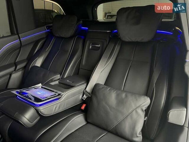 Черный Мерседес Майбах, объемом двигателя 3.98 л и пробегом 1 тыс. км за 232461 $, фото 23 на Automoto.ua