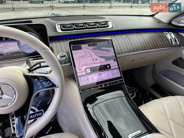 Черный Мерседес Майбах, объемом двигателя 6 л и пробегом 19 тыс. км за 209900 $, фото 51 на Automoto.ua