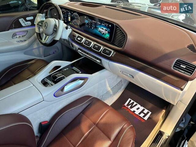 Черный Мерседес Майбах, объемом двигателя 4 л и пробегом 56 тыс. км за 154900 $, фото 18 на Automoto.ua