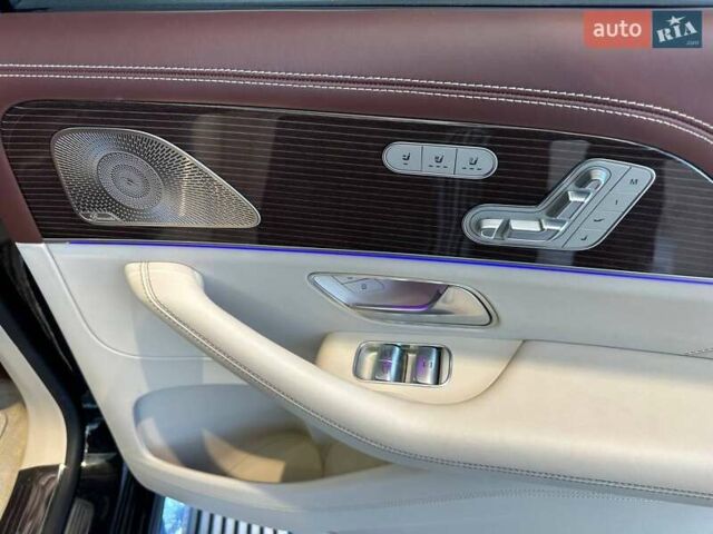 Черный Мерседес Майбах, объемом двигателя 4 л и пробегом 56 тыс. км за 154900 $, фото 21 на Automoto.ua