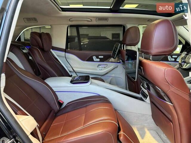 Черный Мерседес Майбах, объемом двигателя 4 л и пробегом 56 тыс. км за 154900 $, фото 23 на Automoto.ua