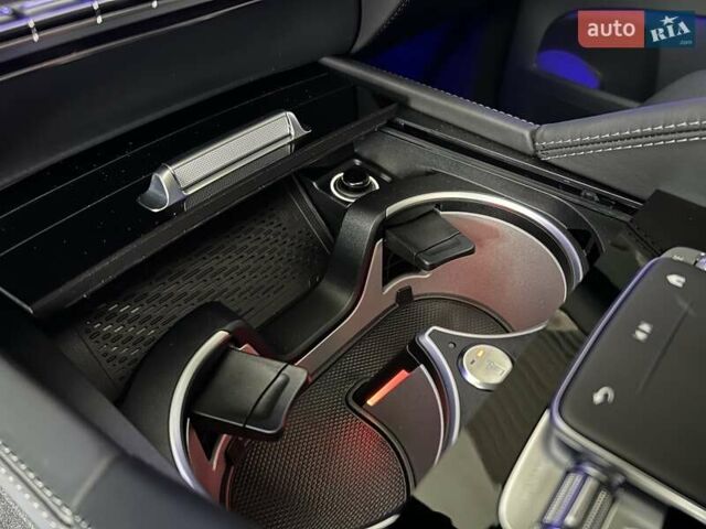 Черный Мерседес Майбах, объемом двигателя 3.98 л и пробегом 1 тыс. км за 232461 $, фото 38 на Automoto.ua