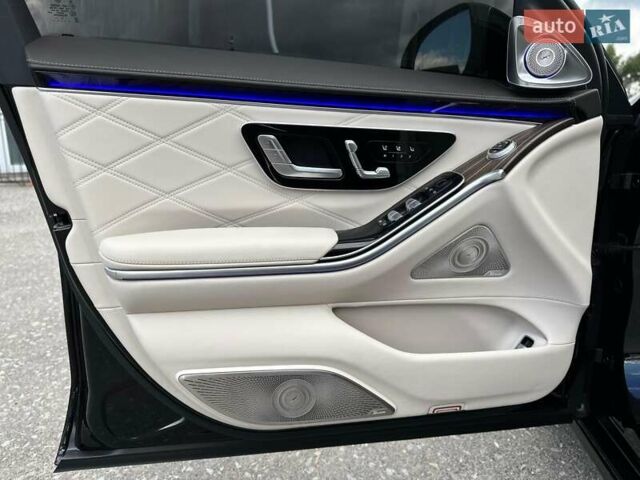 Черный Мерседес Майбах, объемом двигателя 6 л и пробегом 19 тыс. км за 209900 $, фото 38 на Automoto.ua