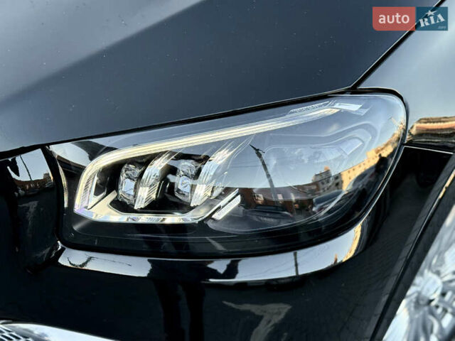 Черный Мерседес Майбах, объемом двигателя 3.98 л и пробегом 98 тыс. км за 154900 $, фото 4 на Automoto.ua