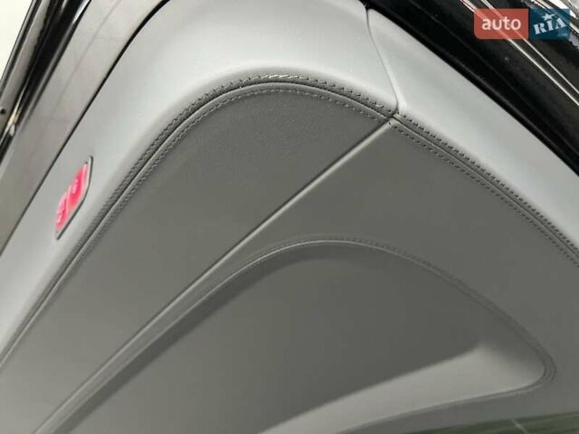 Черный Мерседес Майбах, объемом двигателя 3.98 л и пробегом 1 тыс. км за 232461 $, фото 43 на Automoto.ua