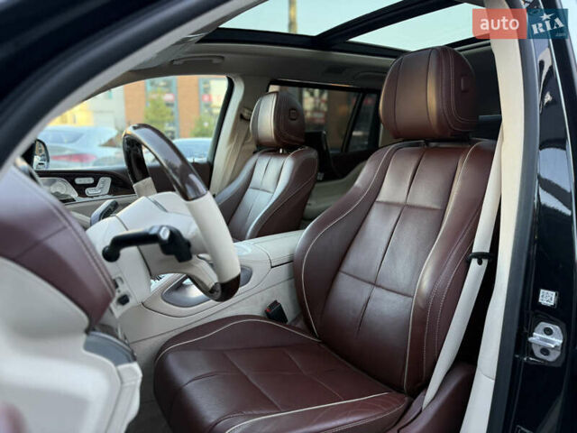 Черный Мерседес Майбах, объемом двигателя 3.98 л и пробегом 98 тыс. км за 154900 $, фото 26 на Automoto.ua