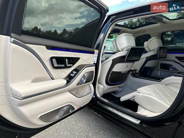 Черный Мерседес Майбах, объемом двигателя 6 л и пробегом 19 тыс. км за 209900 $, фото 94 на Automoto.ua