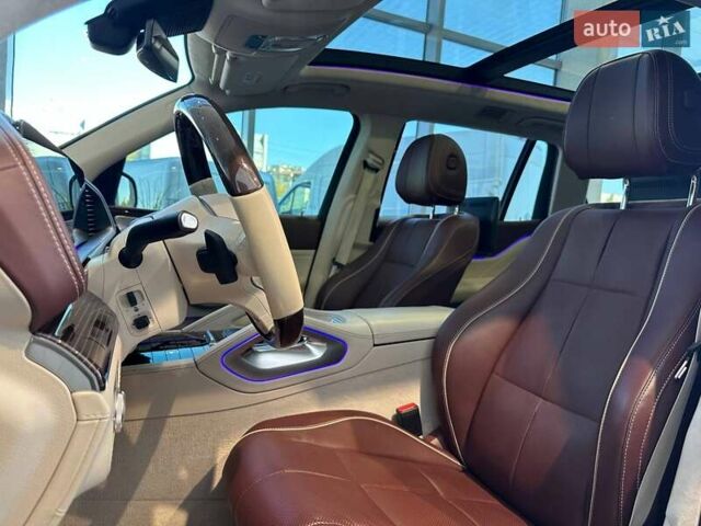 Черный Мерседес Майбах, объемом двигателя 4 л и пробегом 56 тыс. км за 154900 $, фото 17 на Automoto.ua