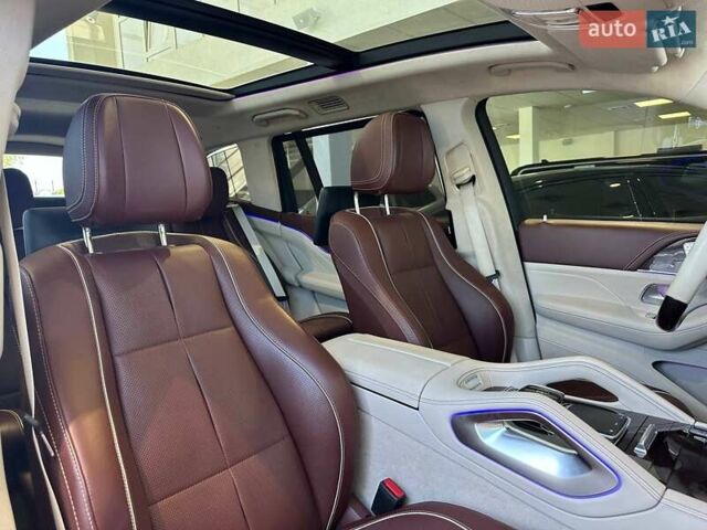 Черный Мерседес Майбах, объемом двигателя 4 л и пробегом 56 тыс. км за 154900 $, фото 19 на Automoto.ua
