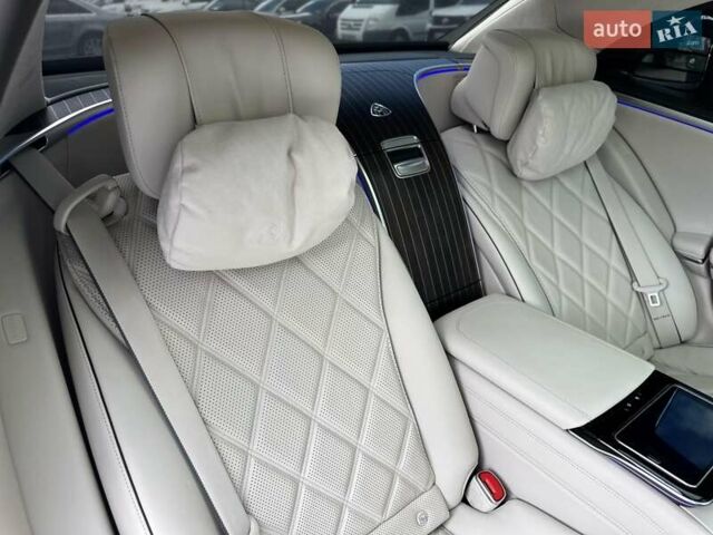 Черный Мерседес Майбах, объемом двигателя 6 л и пробегом 19 тыс. км за 209900 $, фото 83 на Automoto.ua