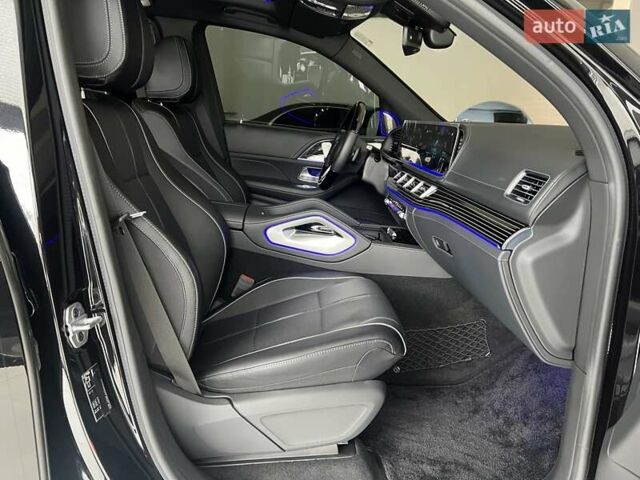 Черный Мерседес Майбах, объемом двигателя 3.98 л и пробегом 1 тыс. км за 232461 $, фото 32 на Automoto.ua