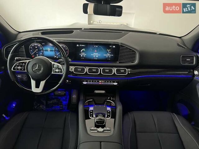 Черный Мерседес Майбах, объемом двигателя 3.98 л и пробегом 1 тыс. км за 232461 $, фото 12 на Automoto.ua