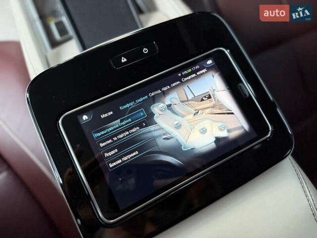 Черный Мерседес Майбах, объемом двигателя 3.98 л и пробегом 98 тыс. км за 154900 $, фото 72 на Automoto.ua