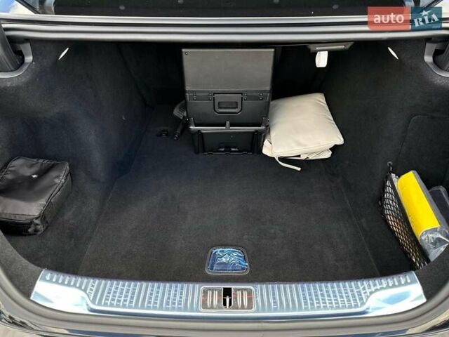 Черный Мерседес Майбах, объемом двигателя 6 л и пробегом 19 тыс. км за 209900 $, фото 39 на Automoto.ua