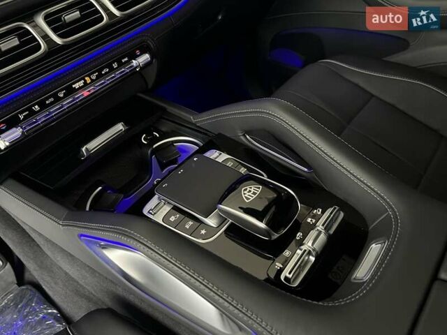 Черный Мерседес Майбах, объемом двигателя 3.98 л и пробегом 1 тыс. км за 232461 $, фото 16 на Automoto.ua