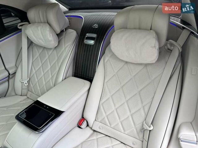 Черный Мерседес Майбах, объемом двигателя 6 л и пробегом 19 тыс. км за 209900 $, фото 87 на Automoto.ua