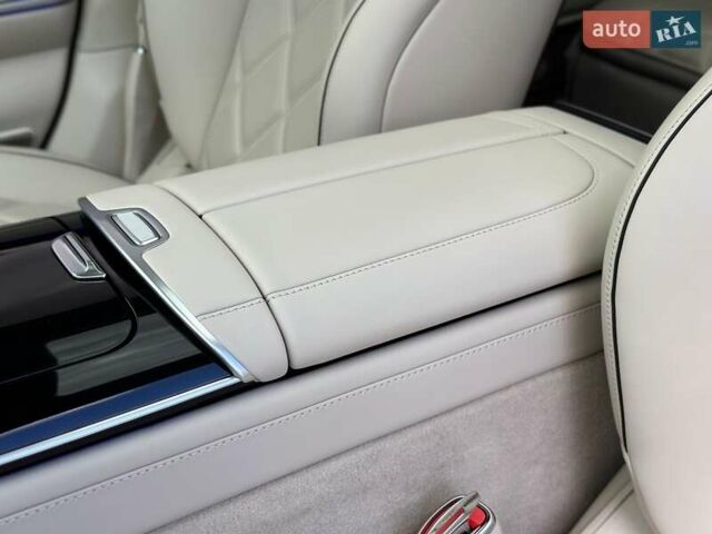 Черный Мерседес Майбах, объемом двигателя 6 л и пробегом 19 тыс. км за 209900 $, фото 56 на Automoto.ua