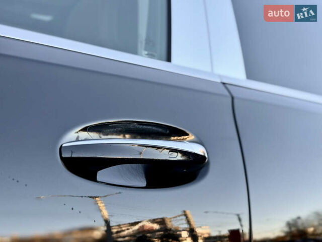 Черный Мерседес Майбах, объемом двигателя 3.98 л и пробегом 98 тыс. км за 154900 $, фото 13 на Automoto.ua