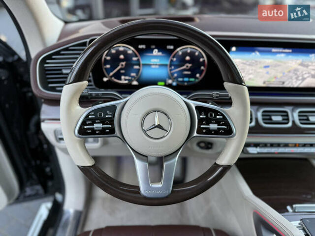 Черный Мерседес Майбах, объемом двигателя 3.98 л и пробегом 98 тыс. км за 154900 $, фото 34 на Automoto.ua