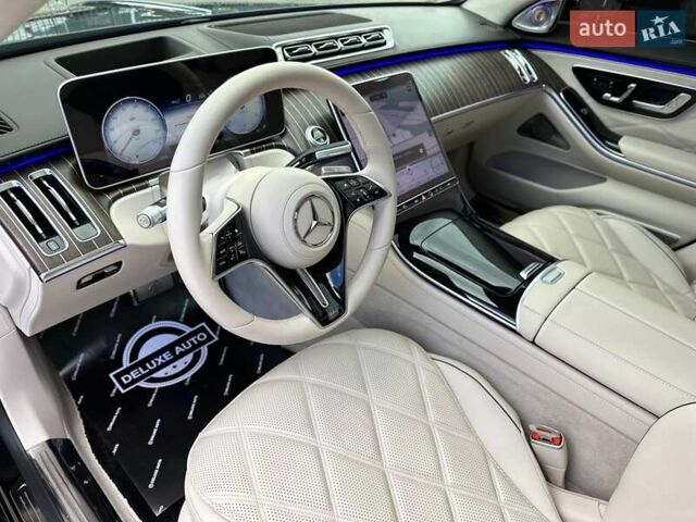 Черный Мерседес Майбах, объемом двигателя 6 л и пробегом 19 тыс. км за 209900 $, фото 43 на Automoto.ua