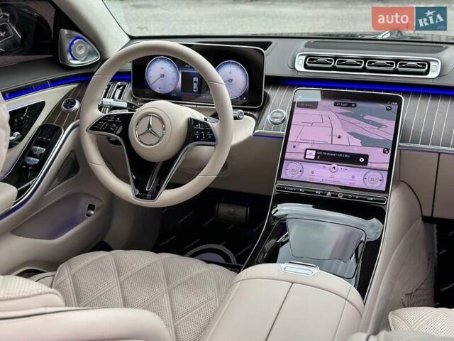 Черный Мерседес Майбах, объемом двигателя 6 л и пробегом 19 тыс. км за 209900 $, фото 90 на Automoto.ua