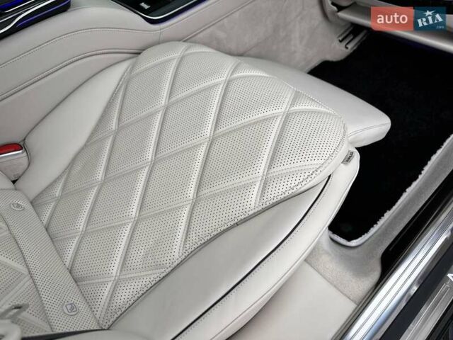 Черный Мерседес Майбах, объемом двигателя 6 л и пробегом 19 тыс. км за 209900 $, фото 78 на Automoto.ua