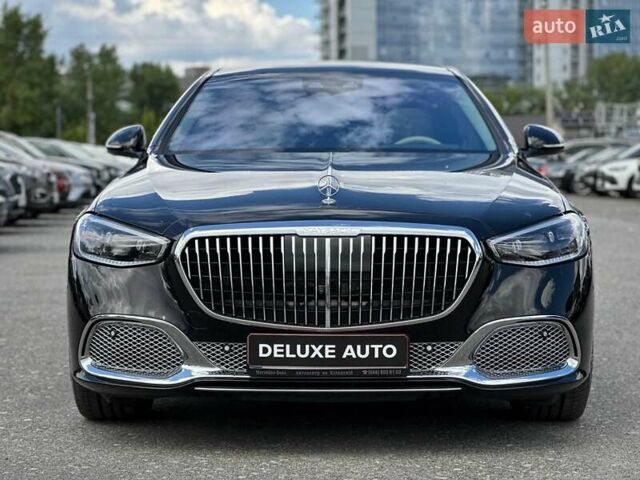 Черный Мерседес Майбах, объемом двигателя 6 л и пробегом 19 тыс. км за 209900 $, фото 2 на Automoto.ua